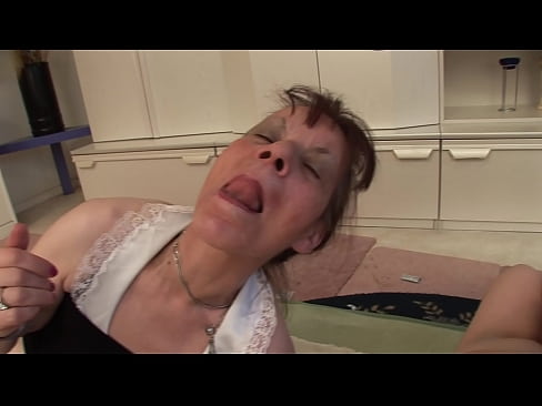 ❤️ Dy gjyshe dhe një gjysh kanë një treshe ❤️ Video porno në pornografi sq.assistirhentai.ru ❌