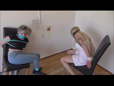 ❤️ E varur / e lidhur dhe e gojës / vajzë në ankth ❤️ Video porno në pornografi sq.assistirhentai.ru ❌